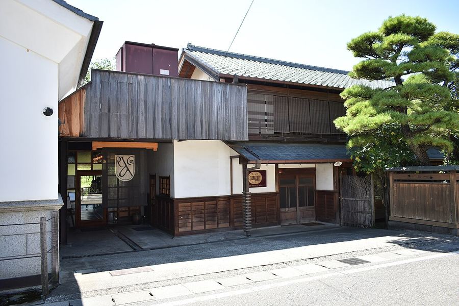 築約140年の日本家屋の母屋